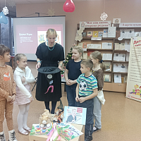 Встреча с детской писательницей  Евгенией Бахуровой